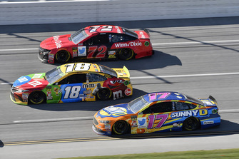 Kyle Busch, Joe Gibbs Racing, Toyota Camry M&M's, Corey LaJoie, TriStar Motorsports, Chevrolet Camaro Winn Dixie, Ricky Stenhouse Jr., Roush Fenway Racing, Ford Fusion SunnyD