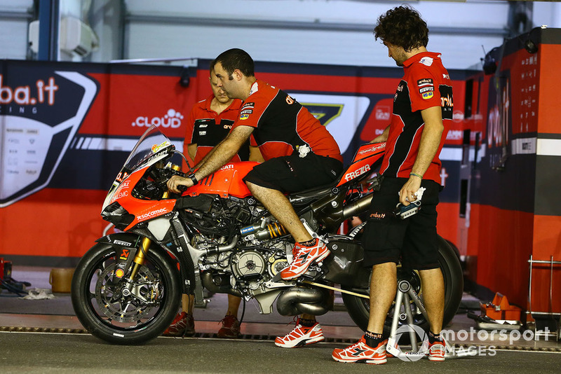 Chaz Davies, Aruba.it Racing-Ducati SBK Team bike