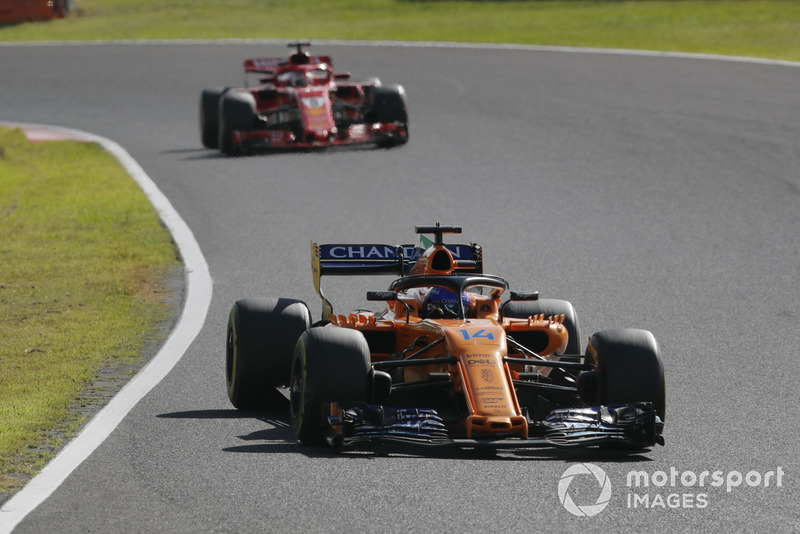 Фернандо Алонсо, McLaren MCL33 , Себастьян Феттель, Ferrari SF71H