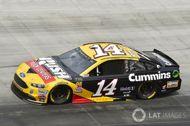 16. Clint Bowyer, Stewart-Haas Racing, Ford Fusion Rush Truck Centers/Cummins