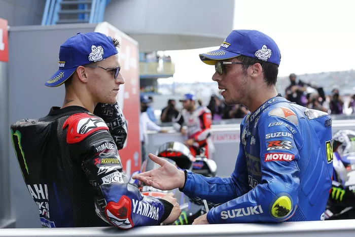 Ganador de la carrera Fabio Quartararo, Yamaha Factory Racing, tercero Joan Mir, Team Suzuki MotoGP