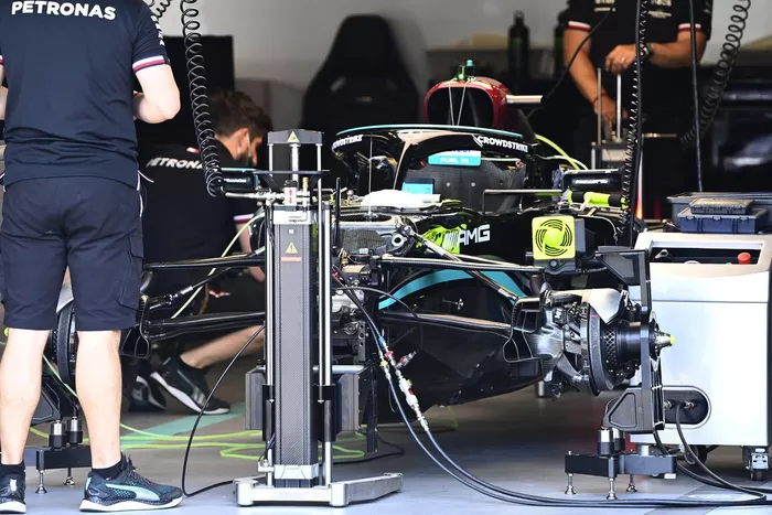 Detalle del Mercedes W12 
