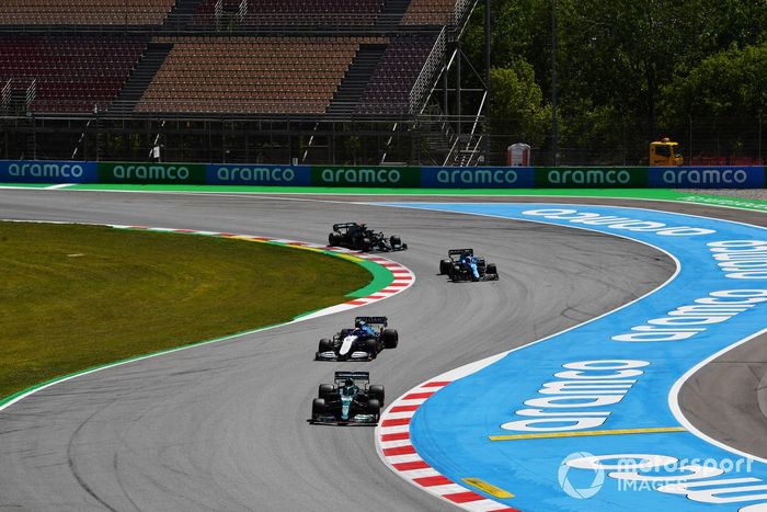 Lance Stroll, Aston Martin AMR21, Nicholas Latifi, Williams FW43B, Fernando Alonso, Alpine A521, Lewis Hamilton, Mercedes W12