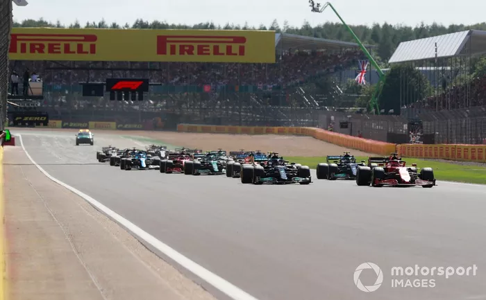 Charles Leclerc, Ferrari SF21, Lewis Hamilton, Mercedes W12, Valtteri Bottas, Mercedes W12