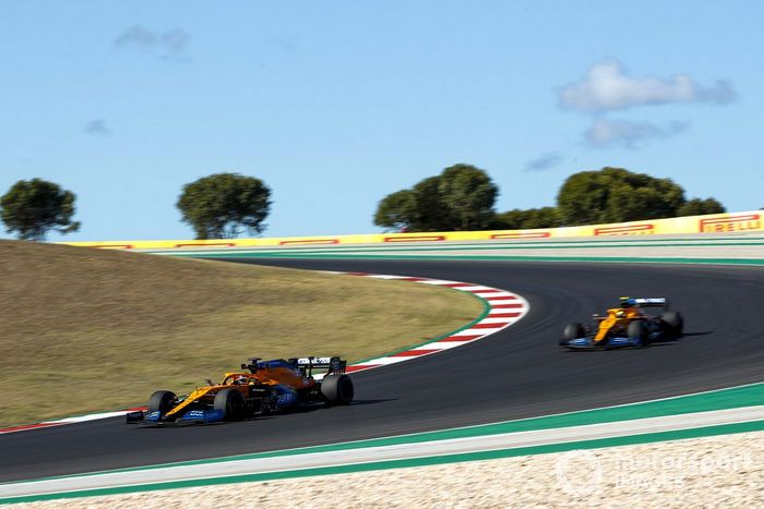Carlos Sainz Jr., McLaren MCL35, Lando Norris, McLaren MCL35