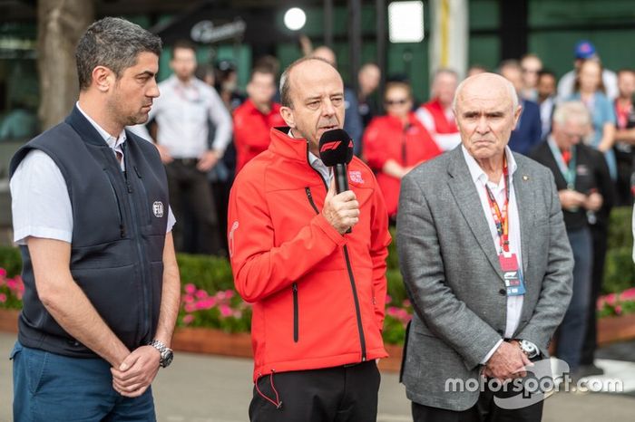 2020: la Fórmula 1 se acercaba al inicio de la temporada en el Gran Premio Australia. Luego surgió un caso de COVID-19 en el paddock y el fin de semana de carreras se canceló con poca antelación. Los aficionados en la pista hicieron cola hasta el final y 