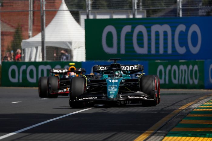 Lance Stroll, Aston Martin AMR23, Sergio Pérez, Red Bull Racing RB19