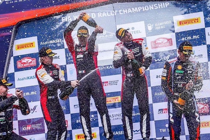 Podio: ganadores Sébastien Ogier, Vincent Landais, Toyota Gazoo Racing WRT Toyota GR Yaris Rally1, segundo puesto Kalle Rovanperä, Jonne Halttunen, Toyota Gazoo Racing WRT Toyota GR Yaris Rally1, tercer puesto Kalle Rovanperä, Jonne Halttunen, Toyota Gazoo Racing WRT Toyota GR Yaris Rally1.