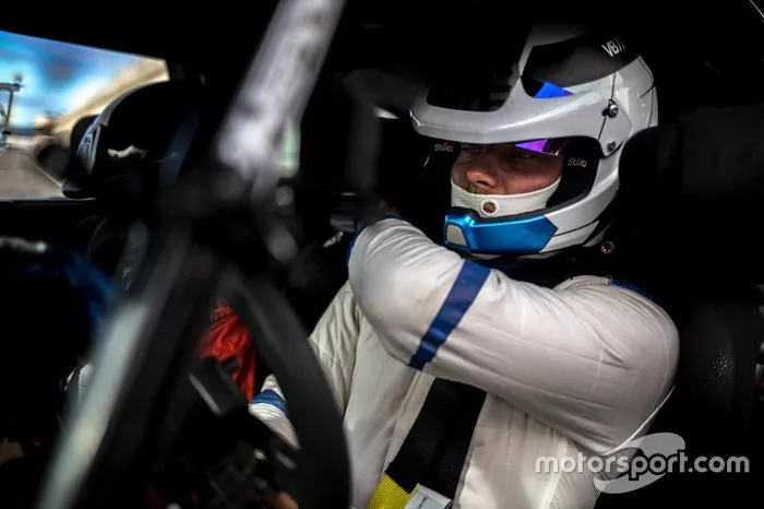 Valtteri Bottas pilotando um Citroën DS3 WRC