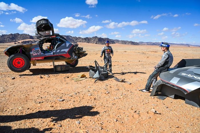 #200 Team Audi Sport: Stéphane Peterhansel, Edouard Boulanger, crash