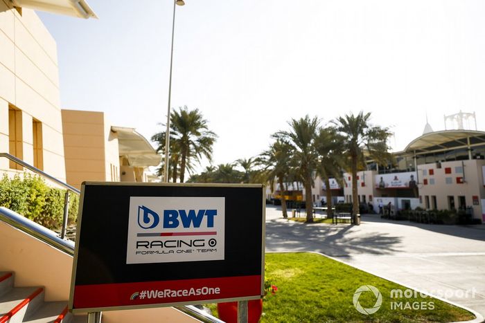 El hospitality de Racing Point en el paddock