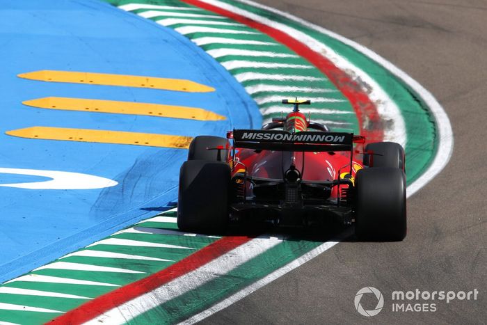 Carlos Sainz Jr., Ferrari SF21
