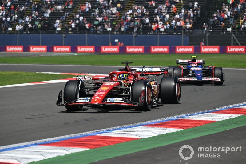 Oliver Bearman, Ferrari SF-24, Yuki Tsunoda, RB F1 Team VCARB 01