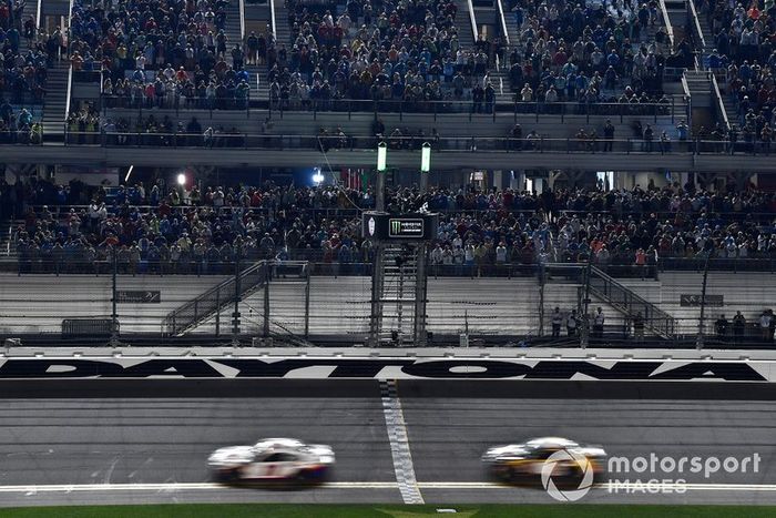 Denny Hamlin, Joe Gibbs Racing, Toyota Camry FedEx Express gana