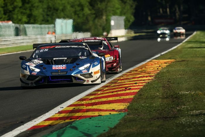#63 GRT - Grasser Racing Team Lamborghini Huracan GT3 EVO2: Mirko Bortolotti, Jordan Pepper, Luca Engstler