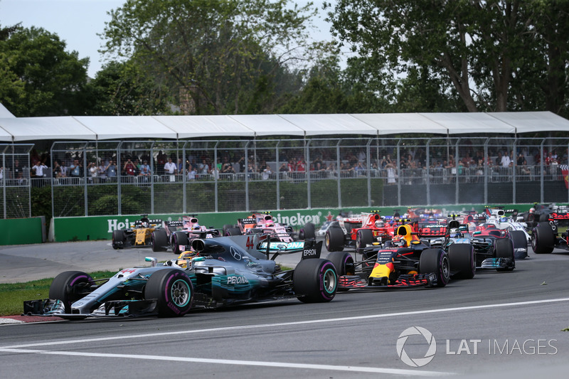 Льюіс Хемілтон, Mercedes-Benz F1 W08, на старті гонки