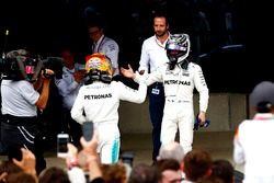 Winner Lewis Hamilton, Mercedes AMG F1, celebrates in parc ferme, Valtteri Bottas, Mercedes AMG F1
