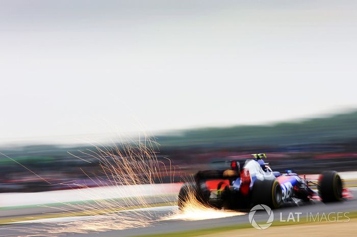 Carlos Sainz Jr, Scuderia Scuderia Toro Rosso STR12 sparks