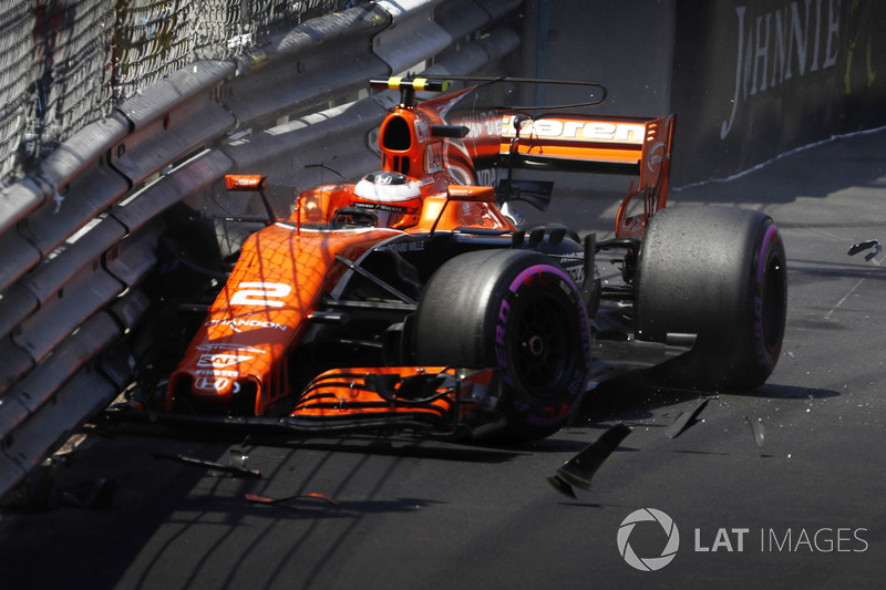 L'incidente di Stoffel Vandoorne, McLaren MCL32