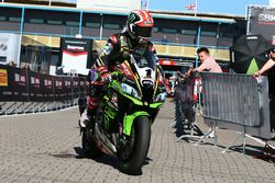Jonathan Rea, Kawasaki Racing y pilotos en parc ferme