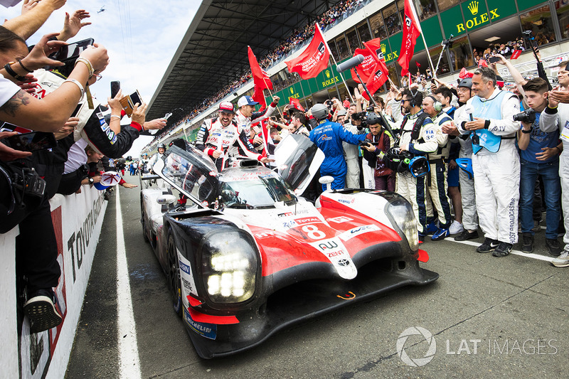 #8 Toyota Gazoo Racing Toyota TS050: Sébastien Buemi, Kazuki Nakajima, Fernando Alonso
