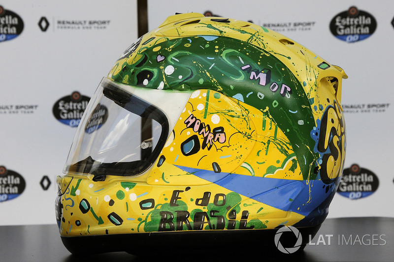 The helmet of Carlos Sainz Jr., Renault Sport F1 Team, designed by Shock Maravillha