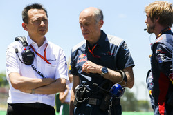 Yusuke Hasegawa, Direktör, Honda ve Franz Tost, Takım Patronu, Scuderia Toro Rosso