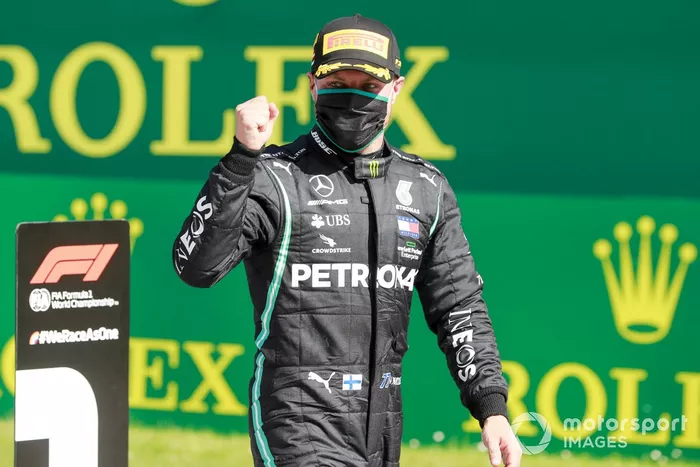Ganador de la carrera Valtteri Bottas, Mercedes-AMG Petronas F1