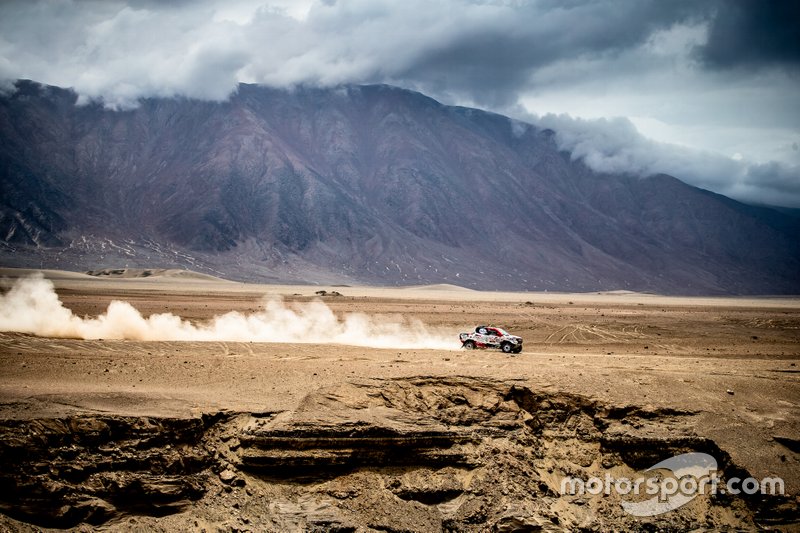 #301 Toyota Gazoo Racing Toyota Hilux: Нассер Аль-Аттія, Маттьйо Бомель