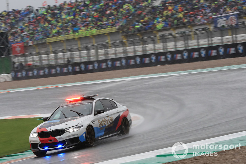 Автомобіль безпеки BMW