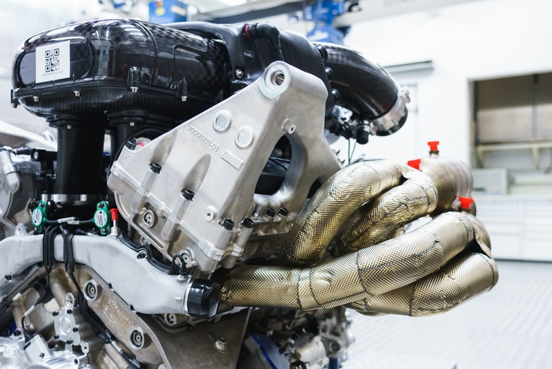 Aston Martin Valkyrie V12