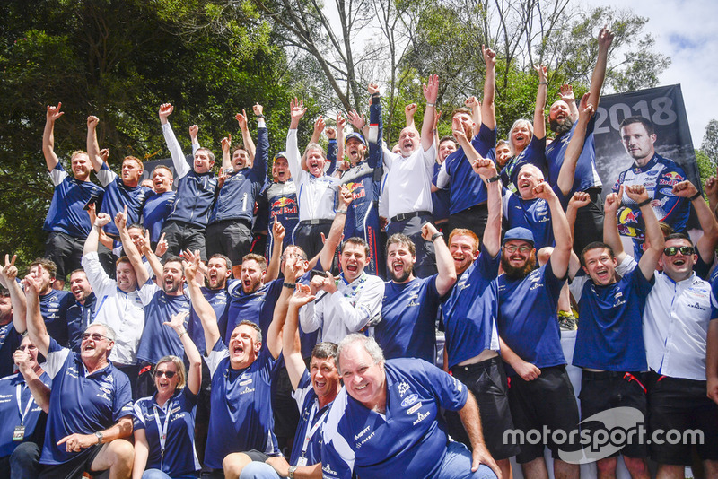 Los campeones del mundo 2018: Sébastien Ogier, Julien Ingrassia, Ford Fiesta WRC, M-Sport Ford con Malcolm Wilson
