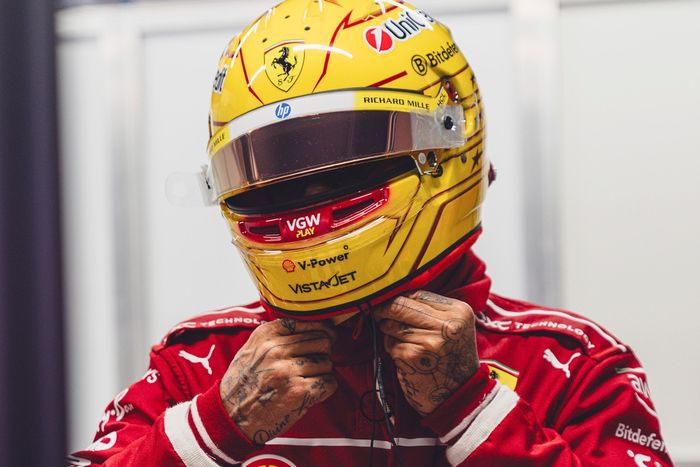 Lewis Hamilton, Test Ferrari Barcelona