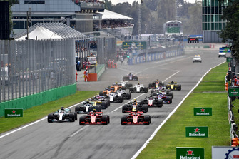 Sebastian Vettel, Ferrari SF71H ve Kimi Raikkonen, Ferrari SF71H