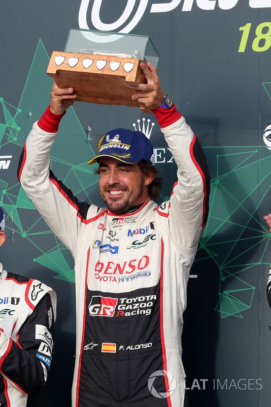Podio: #8 Toyota Gazoo Racing Toyota TS050: Fernando Alonso 