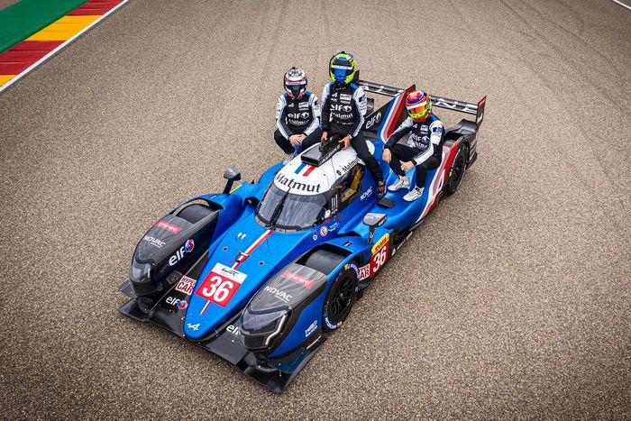 Alpine A480 LMP1 con 
André Negrão, Nicolas Lapierre, Matthieu Vaxiviere