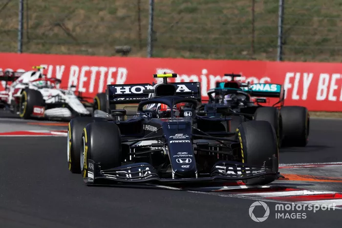 Pierre Gasly, AlphaTauri AT02, Lewis Hamilton, Mercedes W12