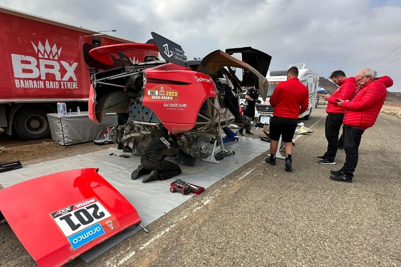 #201 Bahrain Raid Xtreme Prodrive: Sébastien Loeb, Fabian Lurquin 