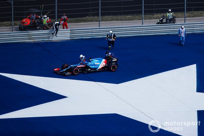 Fernando Alonso, Alpine A521,detenido al inicio de la PL1