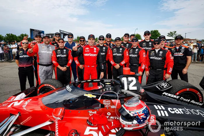 Ganador Will Power, Team Penske Chevrolet, celebra con el equipo