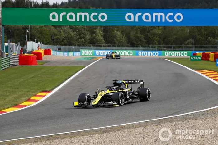 Daniel Ricciardo, Renault F1 Team R.S.20, Esteban Ocon, Renault F1 Team R.S.20