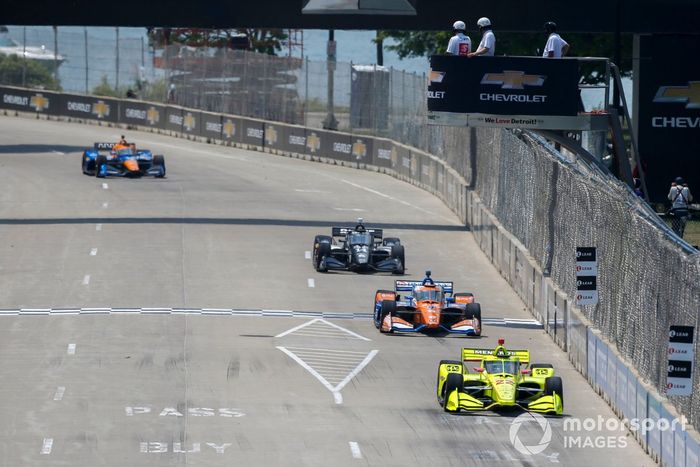 Simon Pagenaud, Team Penske Chevrolet, Scott Dixon, Chip Ganassi Racing Honda, Sebastien Bourdais, A.J. Foyt Enterprises Chevrolet