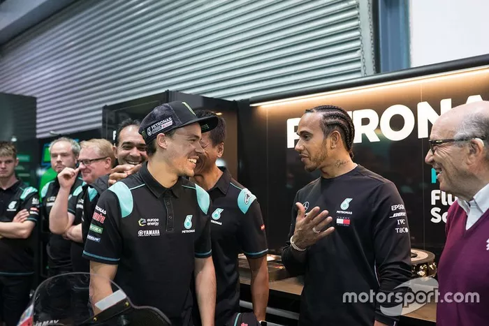 Lewis Hamilton, Franco Morbidelli, Petronas Yamaha SRT