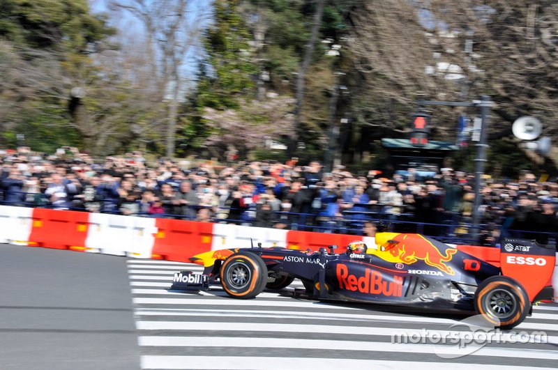 Formel-1-Showrun in Tokio