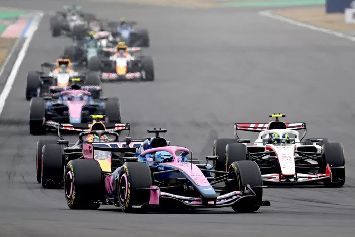 Pierre Gasly, Alpine, Oliver Bearman, Haas F1 Team, Isack Hadjar, Red Bull Racing