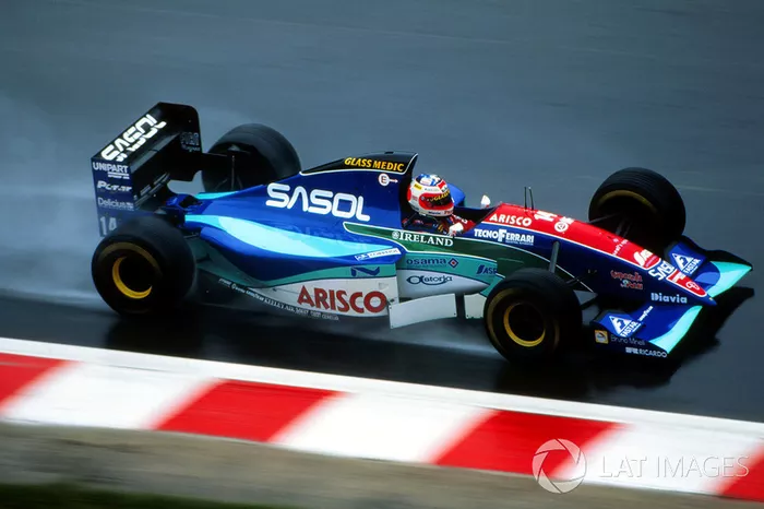 Rubens Barrichello tuvo de patrocinador a la empresa especializada en salsas y conservas, Arisco.
