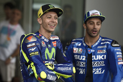 Valentino Rossi, Yamaha Factory Racing; Andrea Iannone, Team Suzuki MotoGP