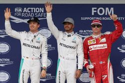 Qualifying top three in parc ferme (L to R): Nico Rosberg, Mercedes AMG F1, second; Lewis Hamilton, Mercedes AMG F1, pole position; Kimi Raikkonen, Ferrari, third