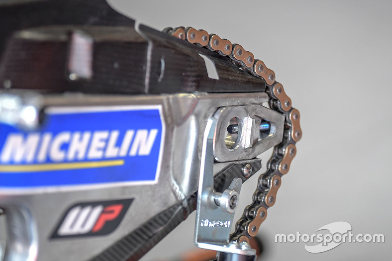 KTM motosikletinin zincirinin detayı, Red Bull KTM Factory Racing