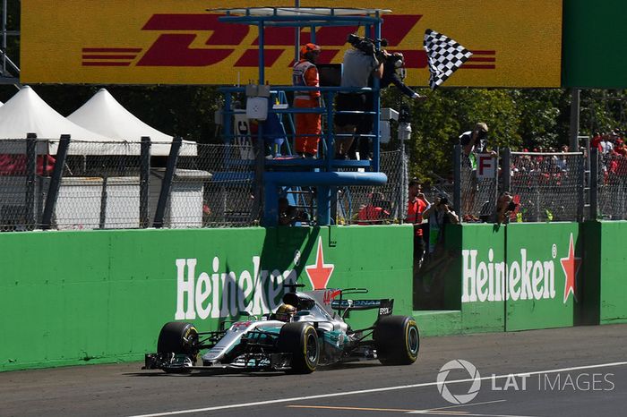 ganador, Lewis Hamilton, Mercedes-Benz F1 W08 se lleva la bandera a cuadros